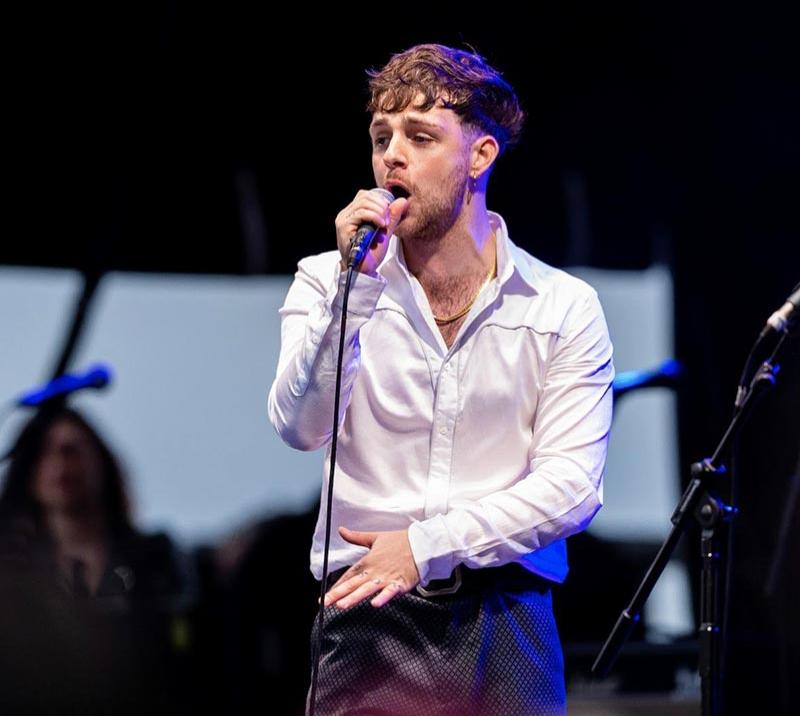 singer at lansdown live