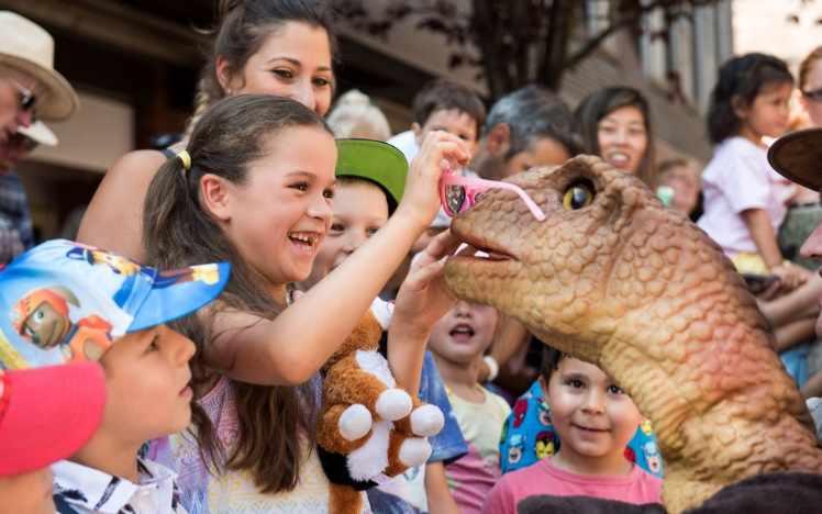 Animatronic dinosaurs are heading to Bath Racecourse in September