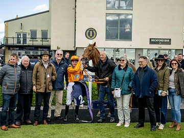 James Glennon, Nordic Glory and connections in Bath Racecourse parade ring by 1st place